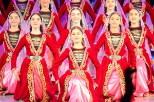Народный ансамбль песни и танца «Аьрзу» из Чечни проведет мастер-класс онлайн
