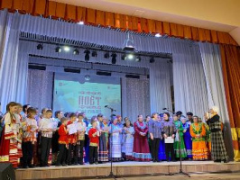 Более 100 человек исполнили песню «Широка страна моя родная»!